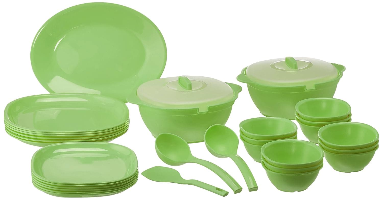 SignoraWare Plastic Dinner Set (32 Pieces)