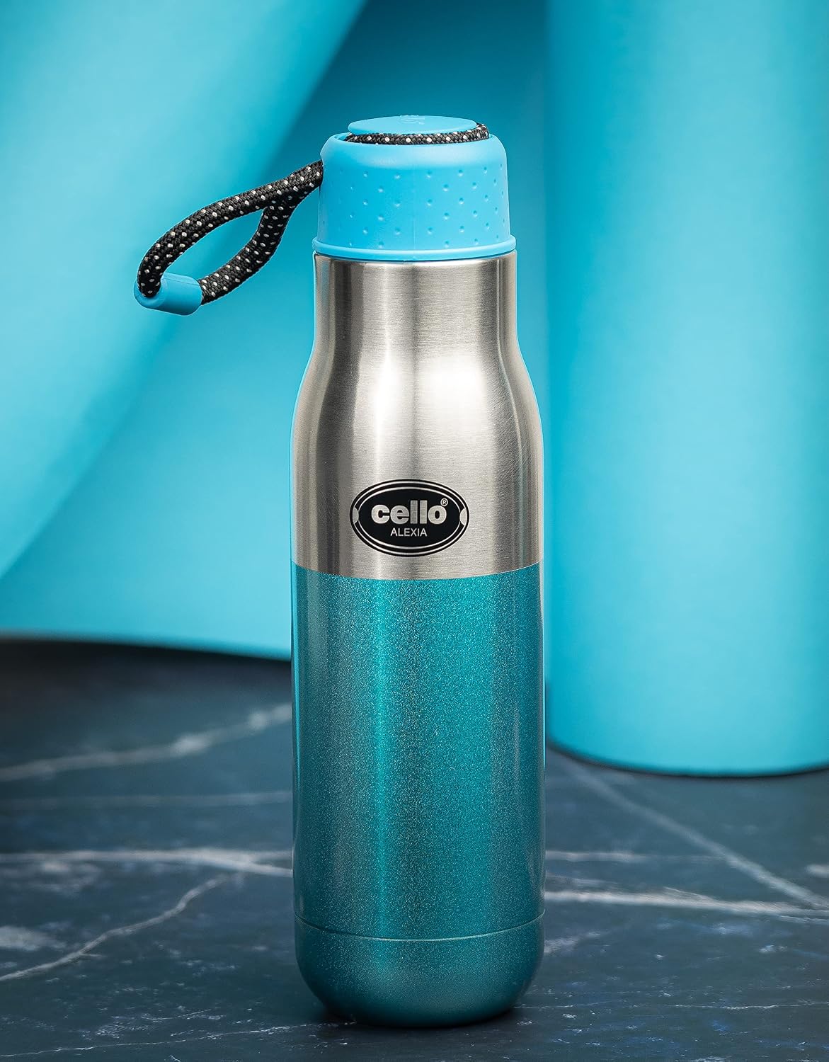 Cello Alexia Insulated Flask | Hot and Cold Stainless Steel Water Bottle | Double Walled Carry Flask for Travel, Home, Office, School | 600 ml, Blue